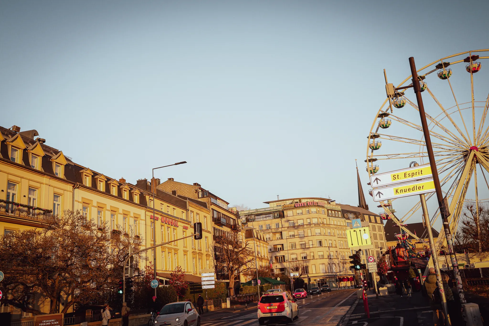 MARCHÉ DE NOËL 2025 PLACE DE PARIS ET LUXEMBOURG-VILLE